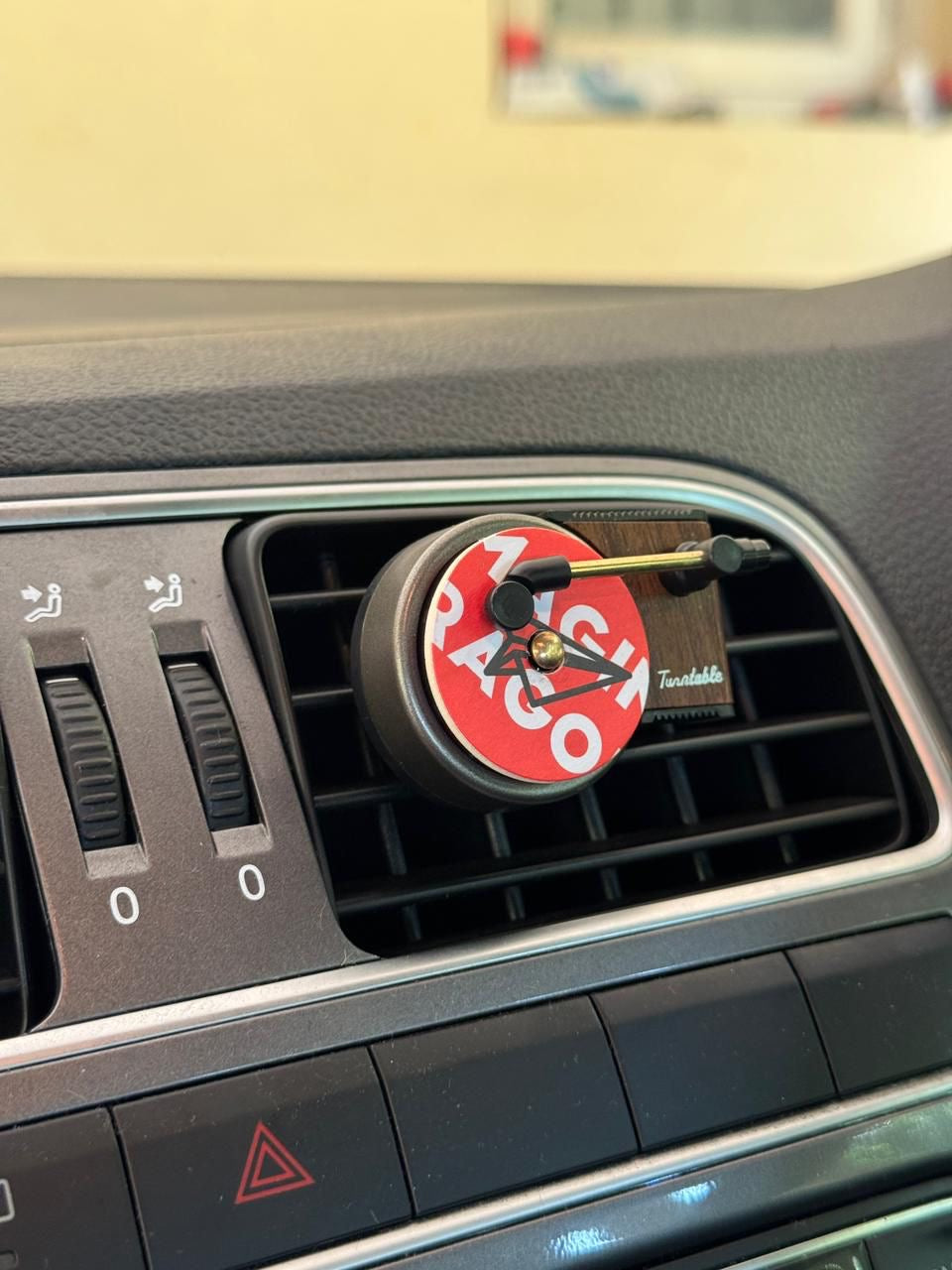 Spinning Turntable Car Vent Freshener | Retro Vinyl Design | 3 Interchangeable Scented Discs